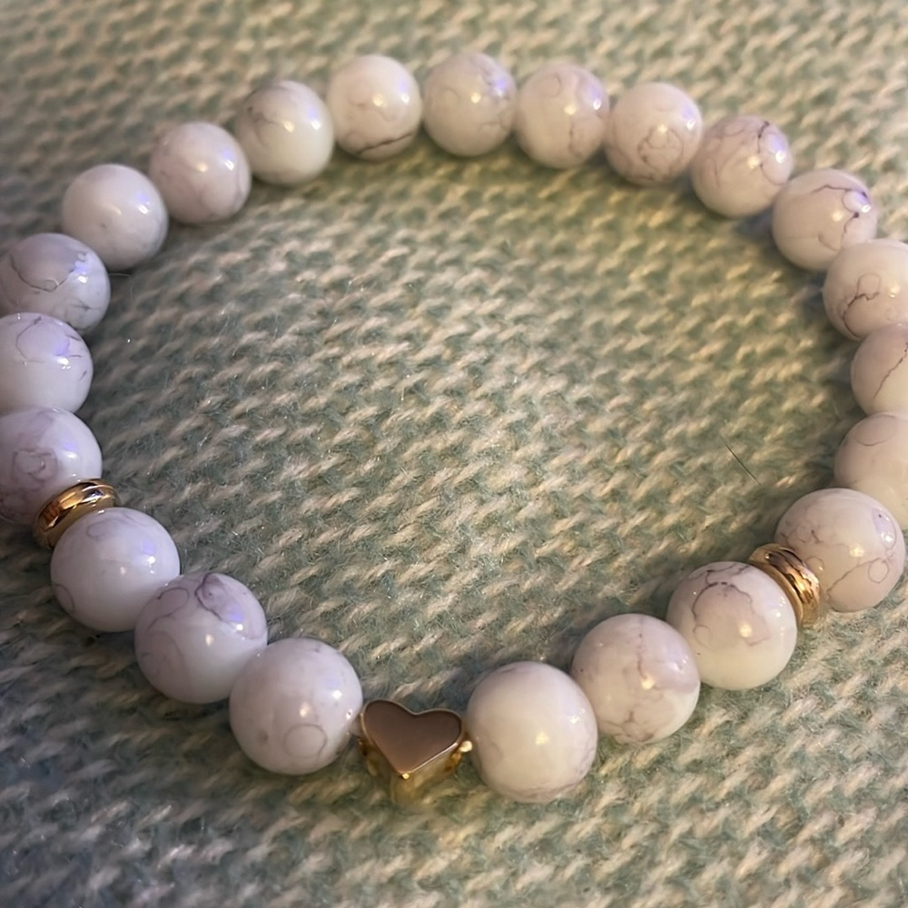 NWOT Marble beaded Bracelet with heart